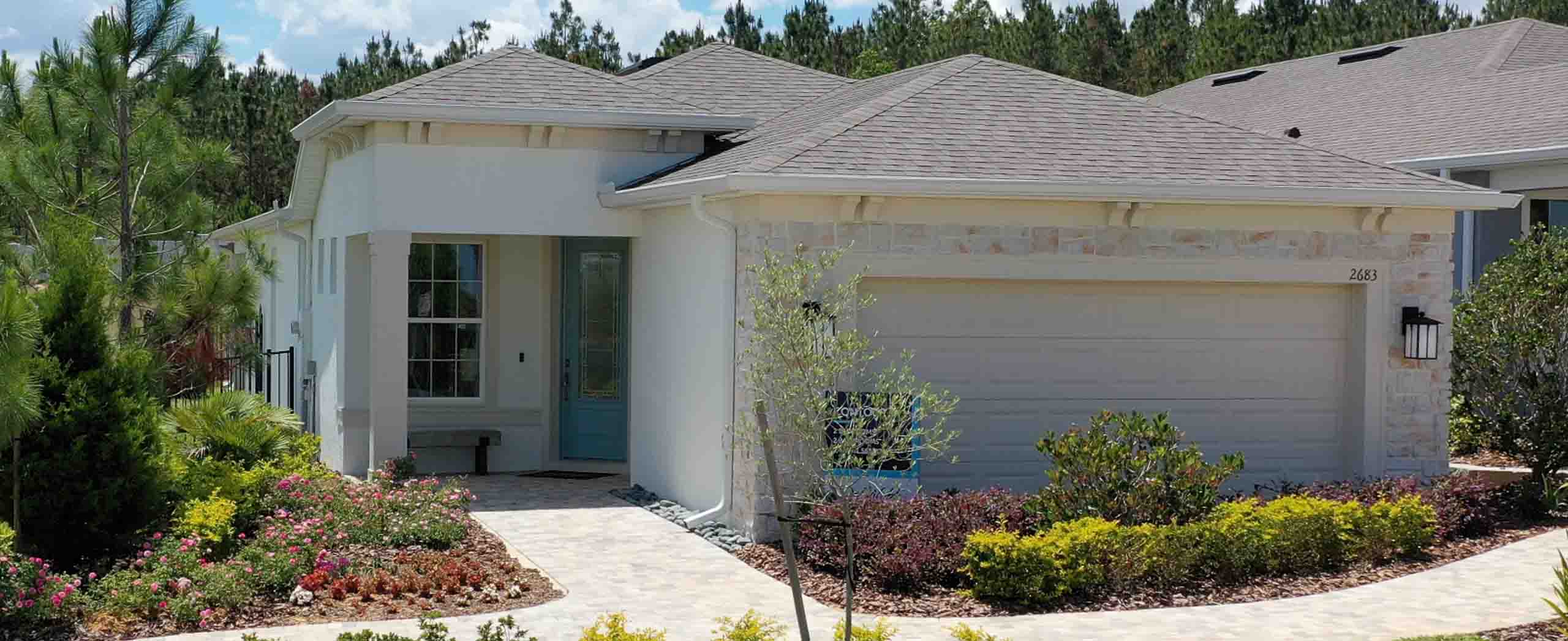 The Contour model home in Del Webb Minneola showing the front elevation