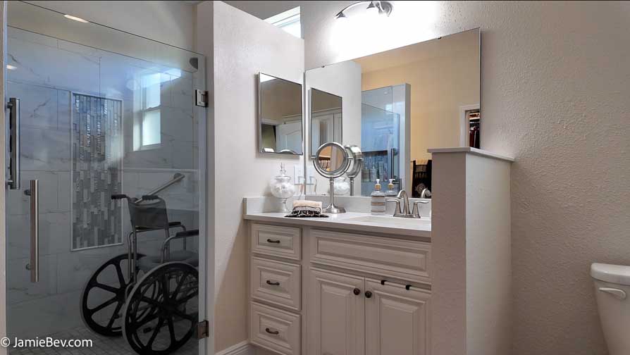 Arlington Ridge isn’t just a neighborhood—it’s a lifestyle. This gated community caters to active adults seeking the perfect balance of tranquility and activity, offering: