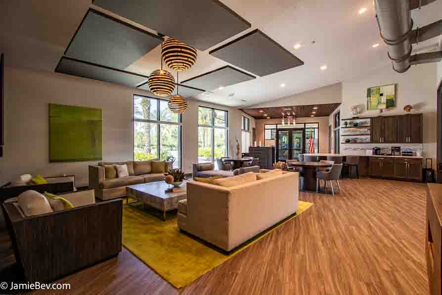 Serenoa Lakes’ resort-style pool and clubhouse in Clermont Florida